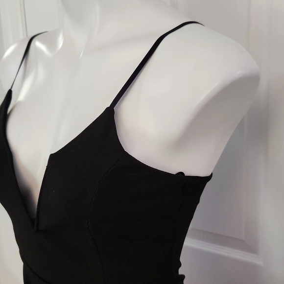 Kimcine Curve Asymmetrical Black Mini Dress - Picture 10 of 12